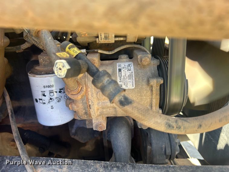 image for item DO6522 1999 Ford F800 water truck