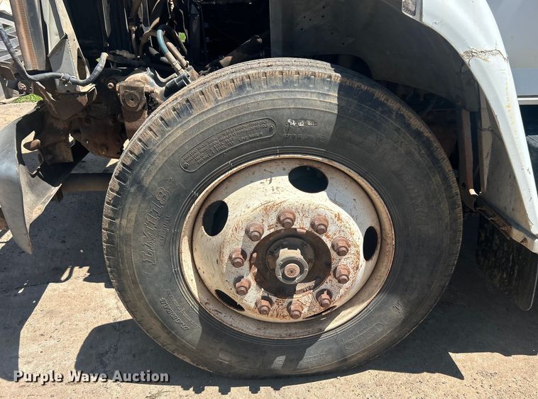 image for item DO6522 1999 Ford F800 water truck