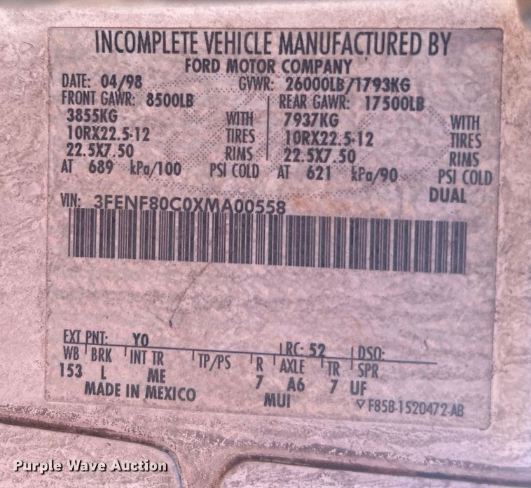 image for item DO6522 1999 Ford F800 water truck