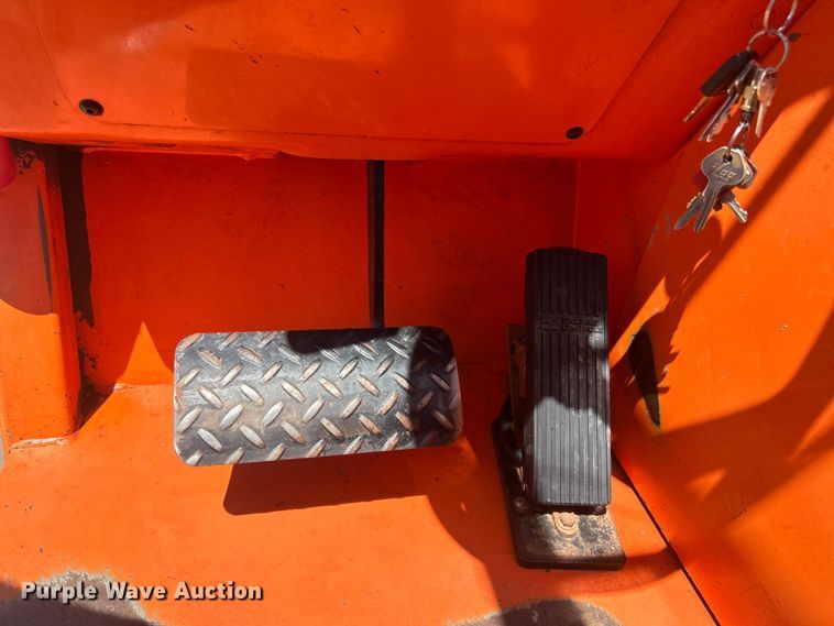 image for item DO6523 2012 JLG Skytrak 10042 telehandler