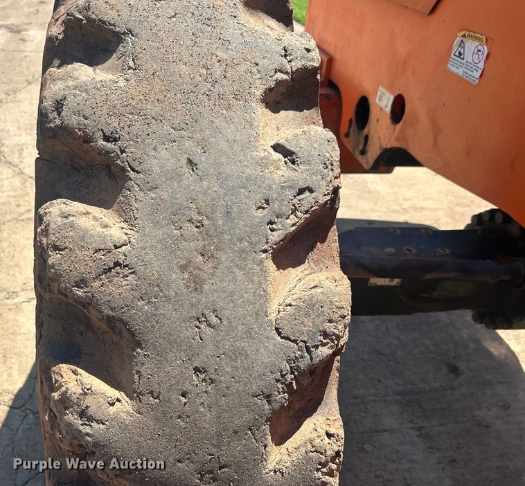 image for item DO6523 2012 JLG Skytrak 10042 telehandler
