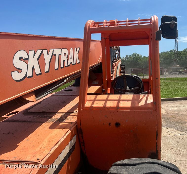 image for item DO6524 2013 JLG Skytrak 10042 telehandler