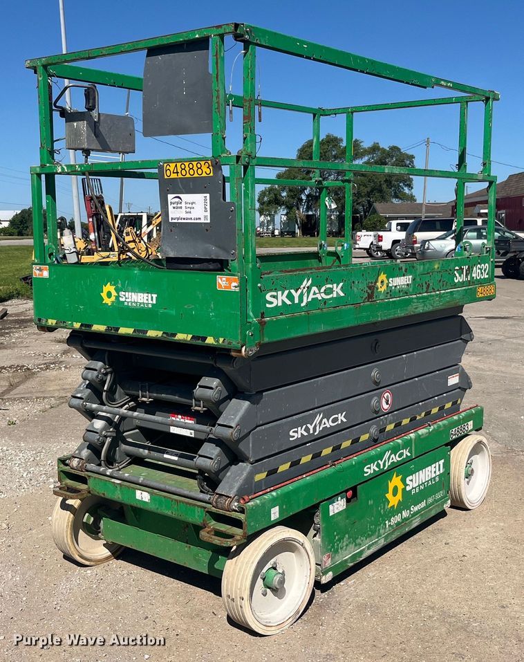 image for item DP2204 2014 Skyjack SJIII 4632 scissor lift