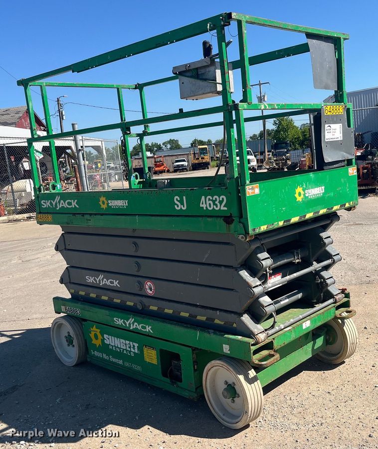 image for item DP2204 2014 Skyjack SJIII 4632 scissor lift