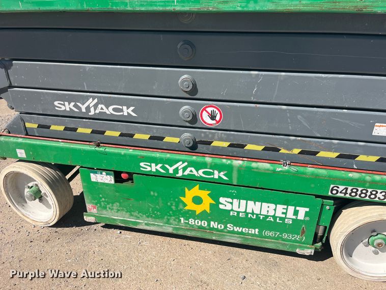 image for item DP2204 2014 Skyjack SJIII 4632 scissor lift