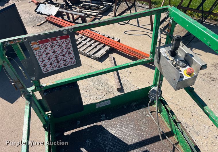 image for item DP2204 2014 Skyjack SJIII 4632 scissor lift