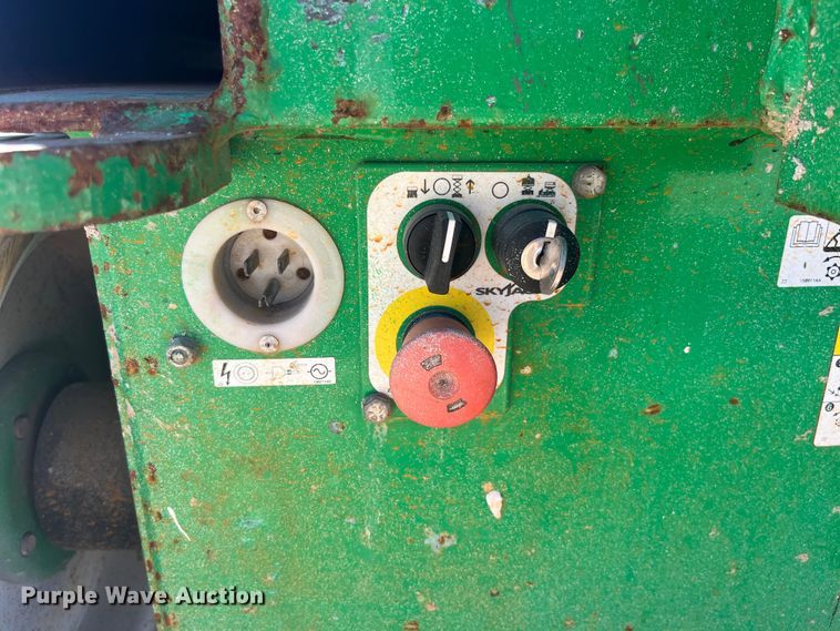 image for item DP2204 2014 Skyjack SJIII 4632 scissor lift