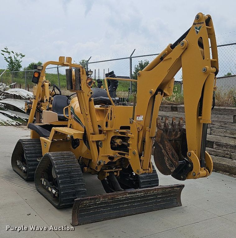 image for item DP6432 2010 Vermeer RTX750 vibratory cable plow