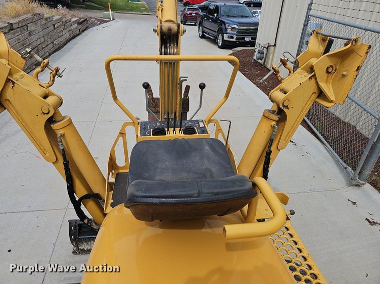 image for item DP6432 2010 Vermeer RTX750 vibratory cable plow