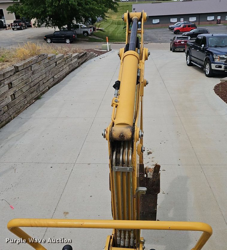 image for item DP6432 2010 Vermeer RTX750 vibratory cable plow