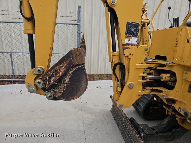 image for item DP6432 2010 Vermeer RTX750 vibratory cable plow