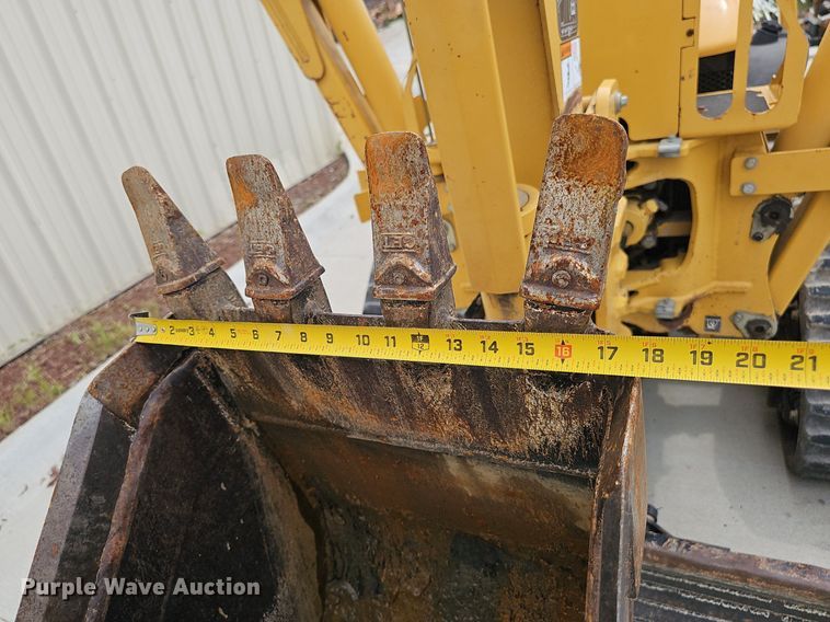 image for item DP6432 2010 Vermeer RTX750 vibratory cable plow