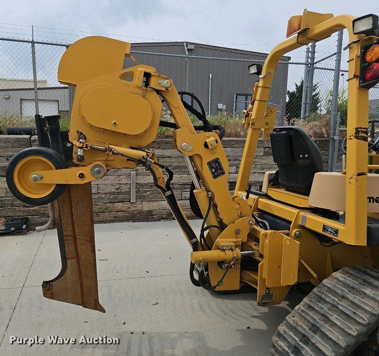 image for item DP6432 2010 Vermeer RTX750 vibratory cable plow