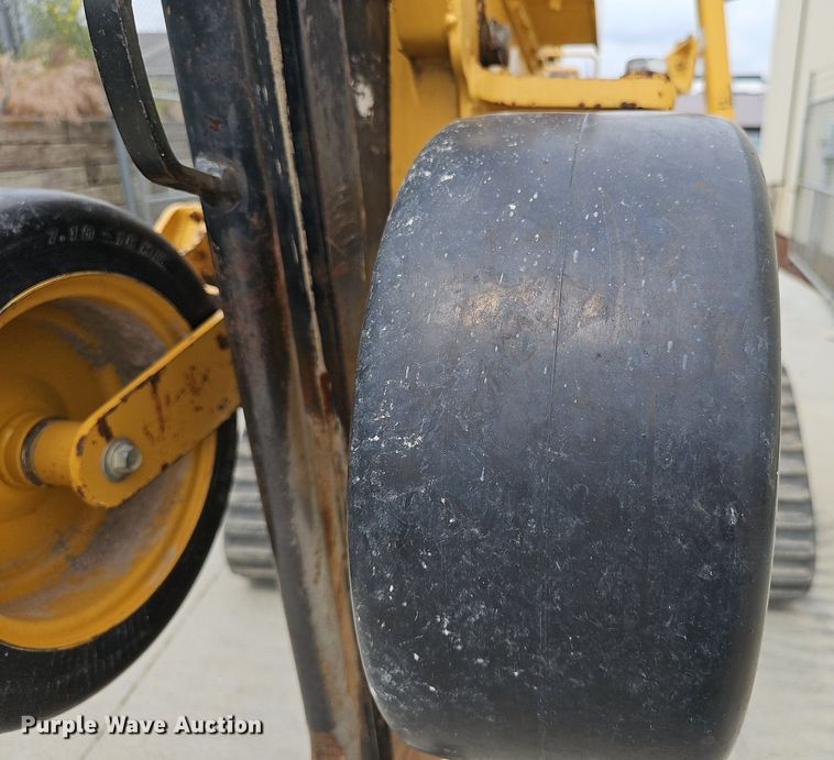 image for item DP6432 2010 Vermeer RTX750 vibratory cable plow