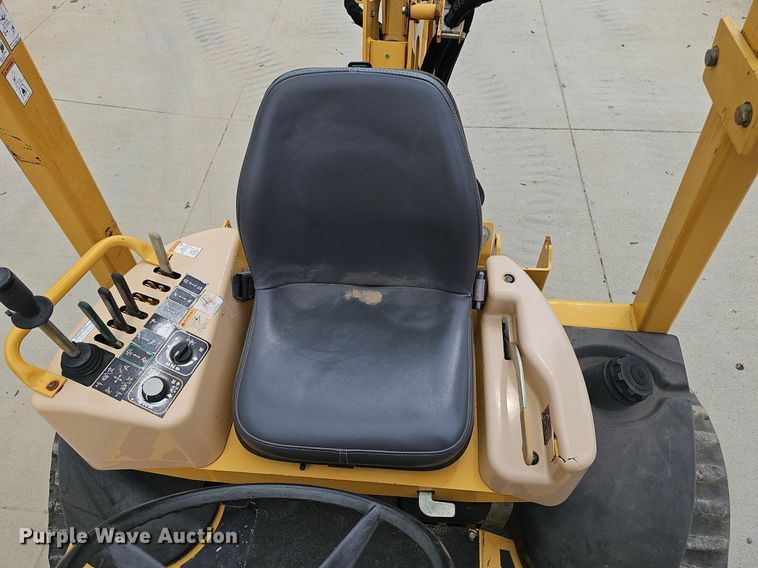 image for item DP6432 2010 Vermeer RTX750 vibratory cable plow