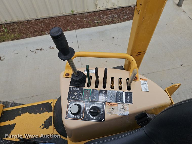 image for item DP6432 2010 Vermeer RTX750 vibratory cable plow