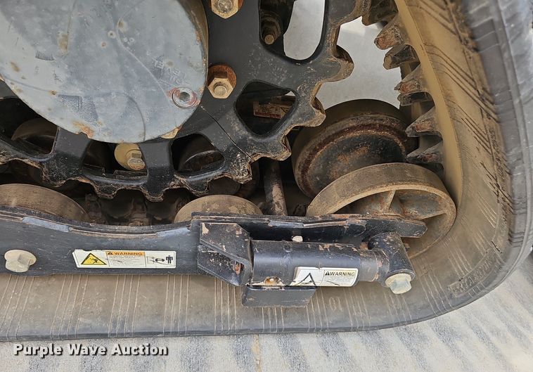 image for item DP6432 2010 Vermeer RTX750 vibratory cable plow