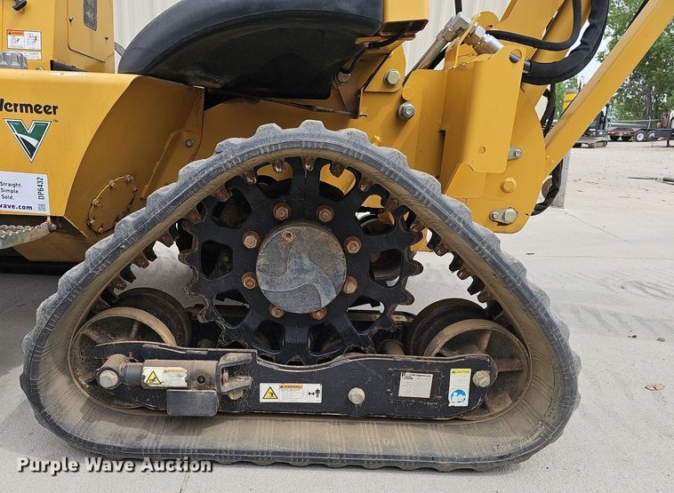 image for item DP6432 2010 Vermeer RTX750 vibratory cable plow