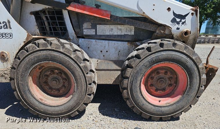 image for item DP6454 2015 Bobcat S590 skid steer loader
