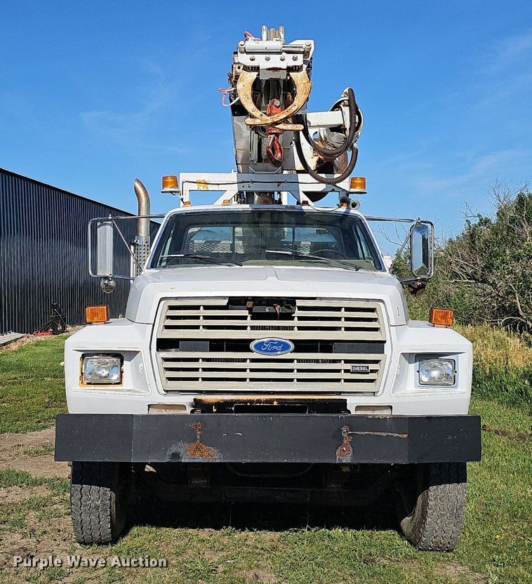image for item DP6467 1988 Ford F800 digger derrick truck