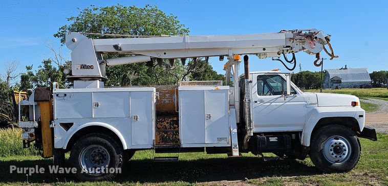 image for item DP6467 1988 Ford F800 digger derrick truck