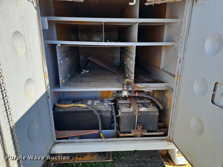 image for item DP6467 1988 Ford F800 digger derrick truck