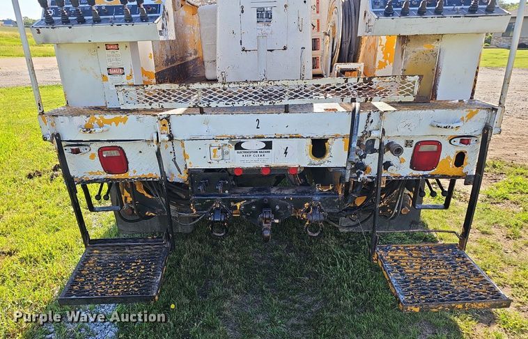 image for item DP6467 1988 Ford F800 digger derrick truck