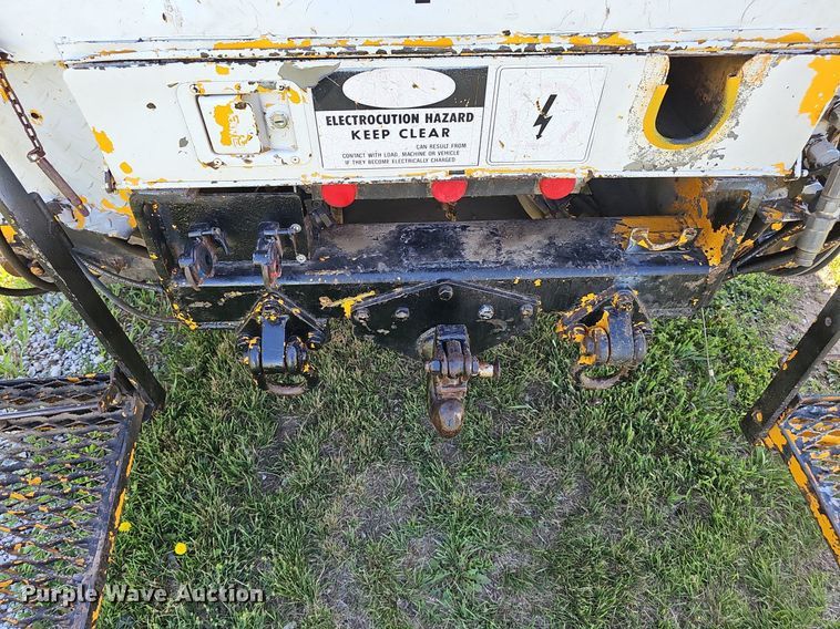 image for item DP6467 1988 Ford F800 digger derrick truck