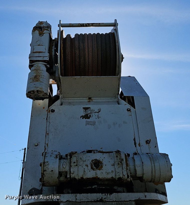 image for item DP6467 1988 Ford F800 digger derrick truck