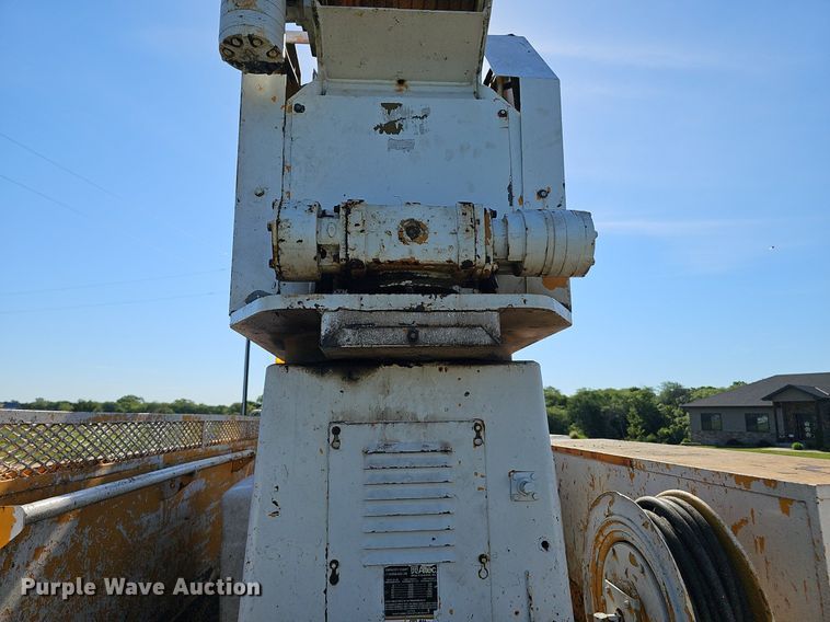 image for item DP6467 1988 Ford F800 digger derrick truck