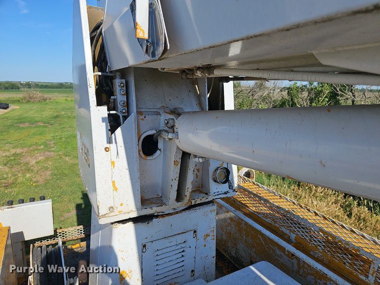 image for item DP6467 1988 Ford F800 digger derrick truck