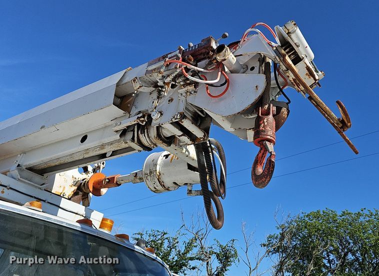 image for item DP6467 1988 Ford F800 digger derrick truck