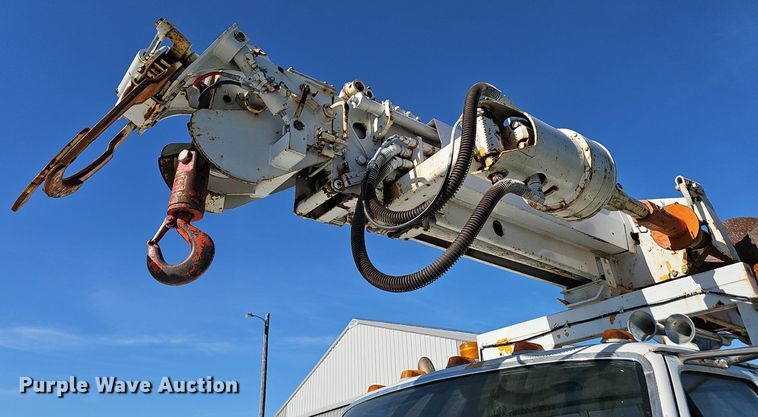 image for item DP6467 1988 Ford F800 digger derrick truck