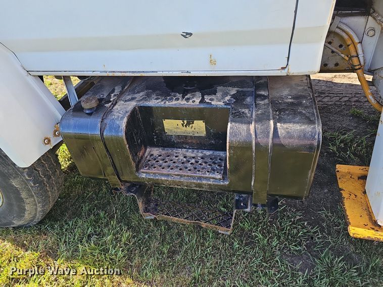 image for item DP6467 1988 Ford F800 digger derrick truck