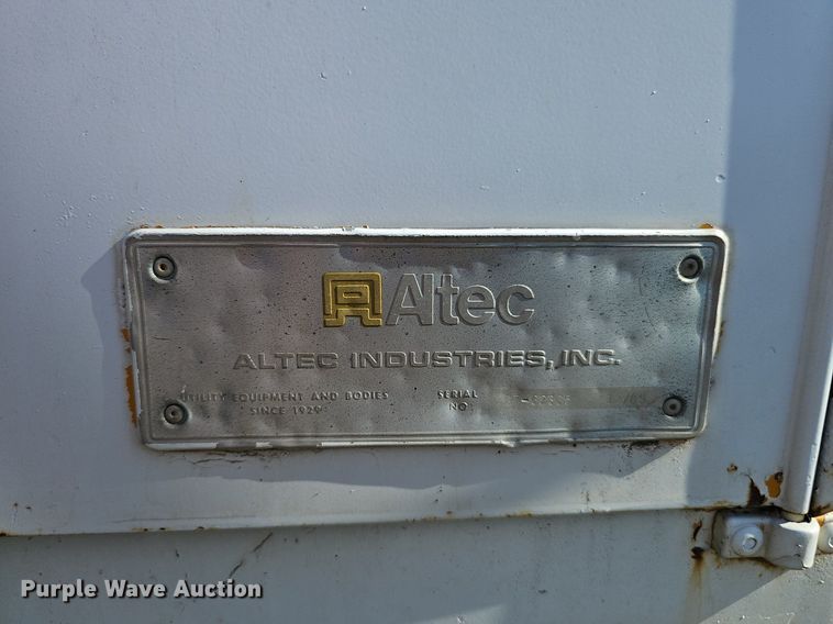 image for item DP6467 1988 Ford F800 digger derrick truck