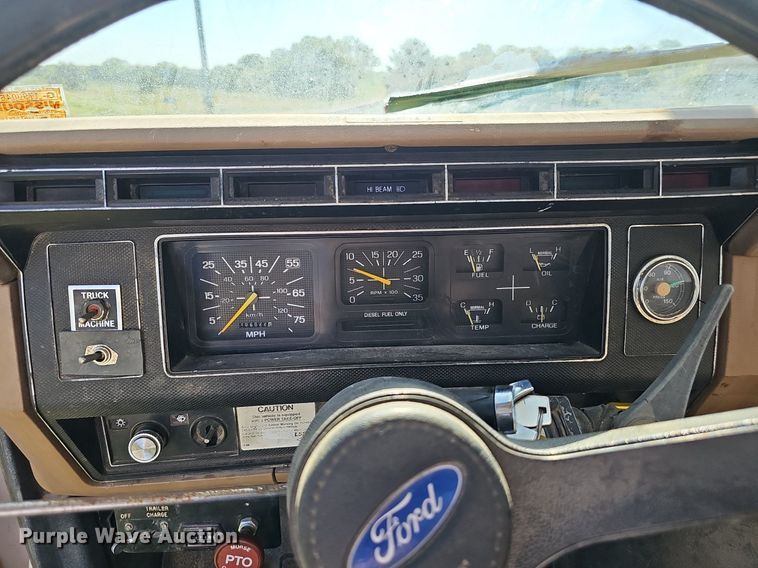 image for item DP6467 1988 Ford F800 digger derrick truck