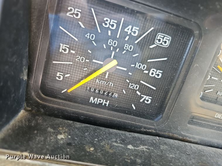 image for item DP6467 1988 Ford F800 digger derrick truck