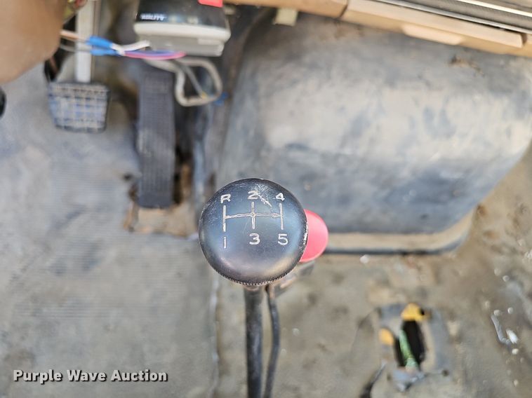 image for item DP6467 1988 Ford F800 digger derrick truck