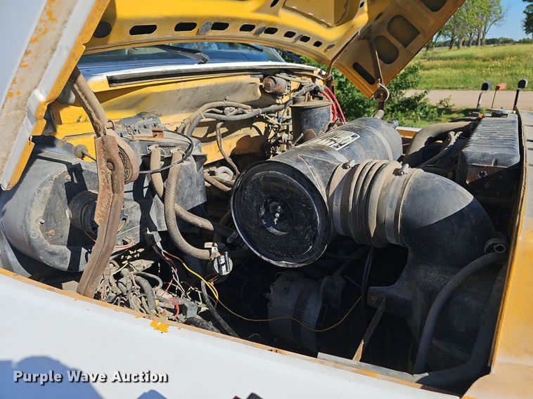 image for item DP6467 1988 Ford F800 digger derrick truck