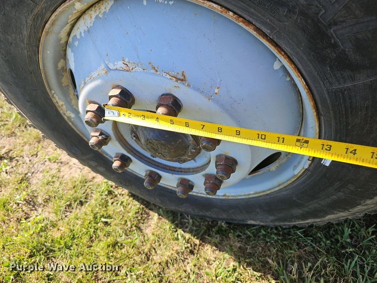 image for item DP6467 1988 Ford F800 digger derrick truck