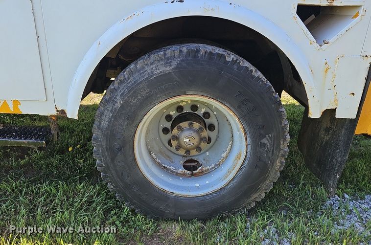 image for item DP6467 1988 Ford F800 digger derrick truck