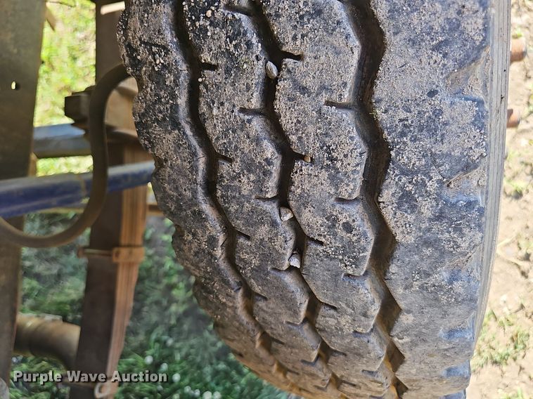 image for item DP6467 1988 Ford F800 digger derrick truck