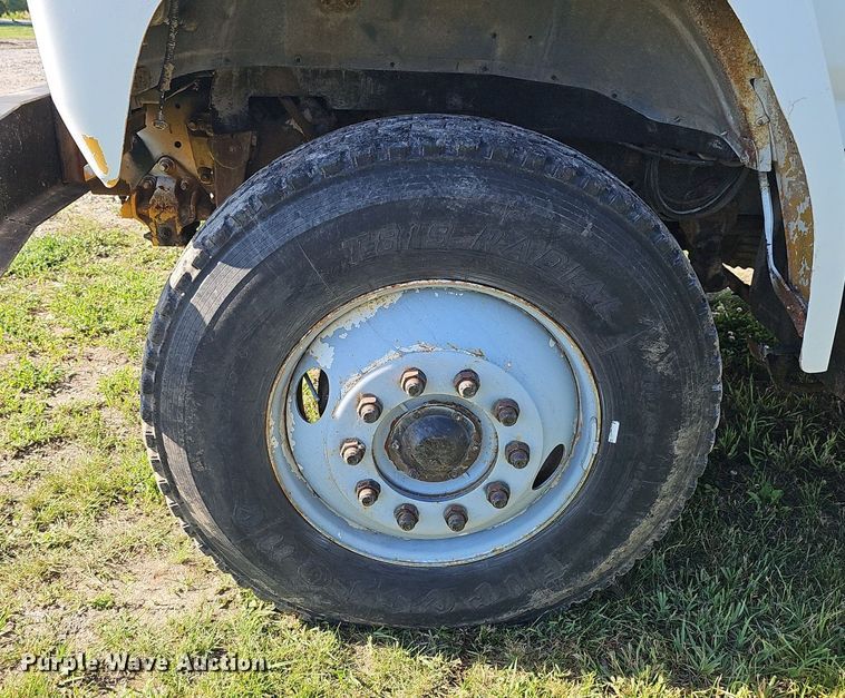 image for item DP6467 1988 Ford F800 digger derrick truck