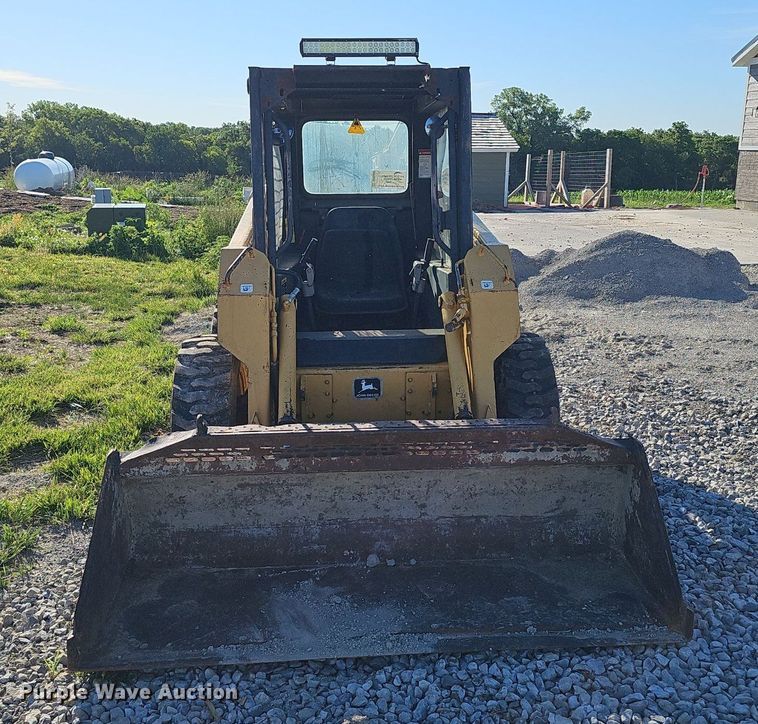 image for item DP6468 1995 John Deere 7775 skid steer loader