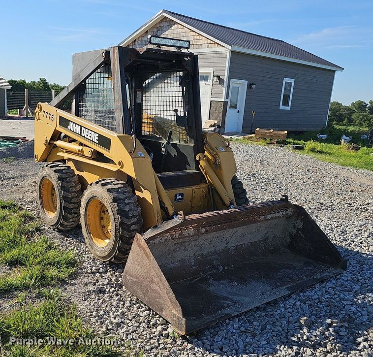 image for item DP6468 1995 John Deere 7775 skid steer loader