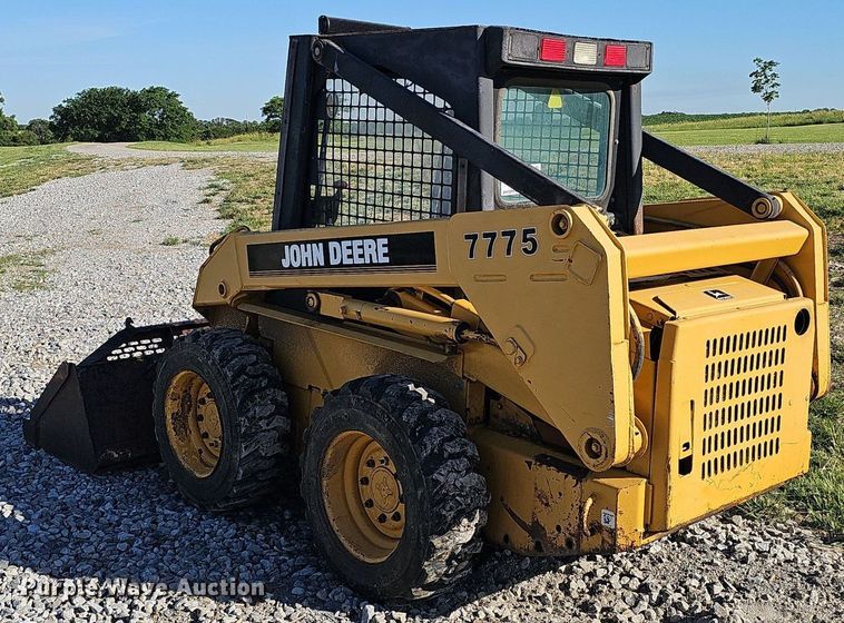 image for item DP6468 1995 John Deere 7775 skid steer loader