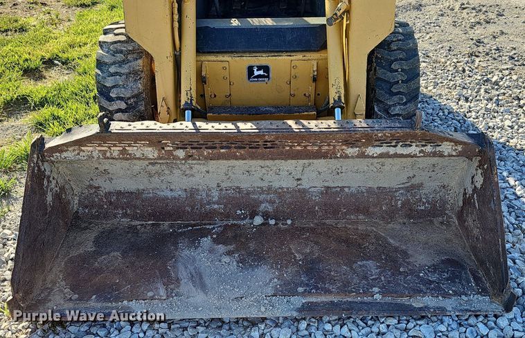 image for item DP6468 1995 John Deere 7775 skid steer loader