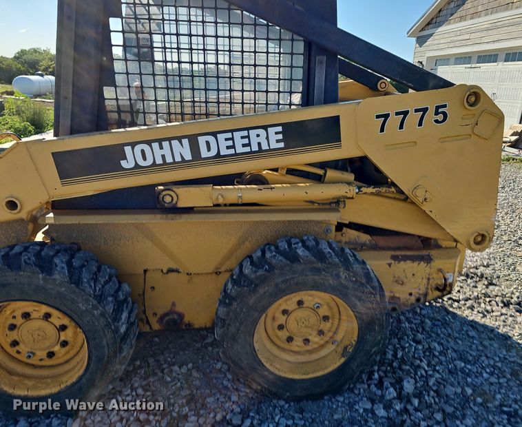 image for item DP6468 1995 John Deere 7775 skid steer loader