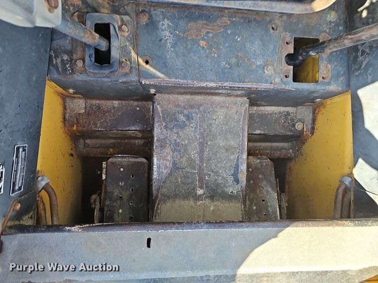 image for item DP6468 1995 John Deere 7775 skid steer loader