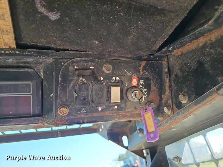 image for item DP6468 1995 John Deere 7775 skid steer loader